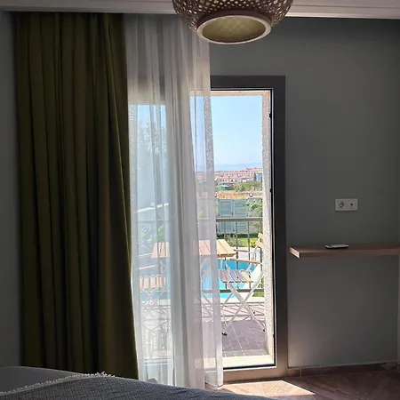 Elia Alacati Çeşme