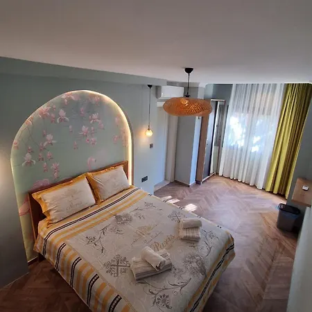 Elia Alacati Cesme