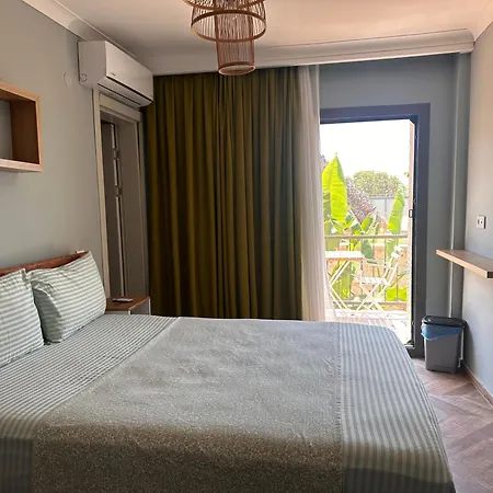 Elia Alacati Hotel *